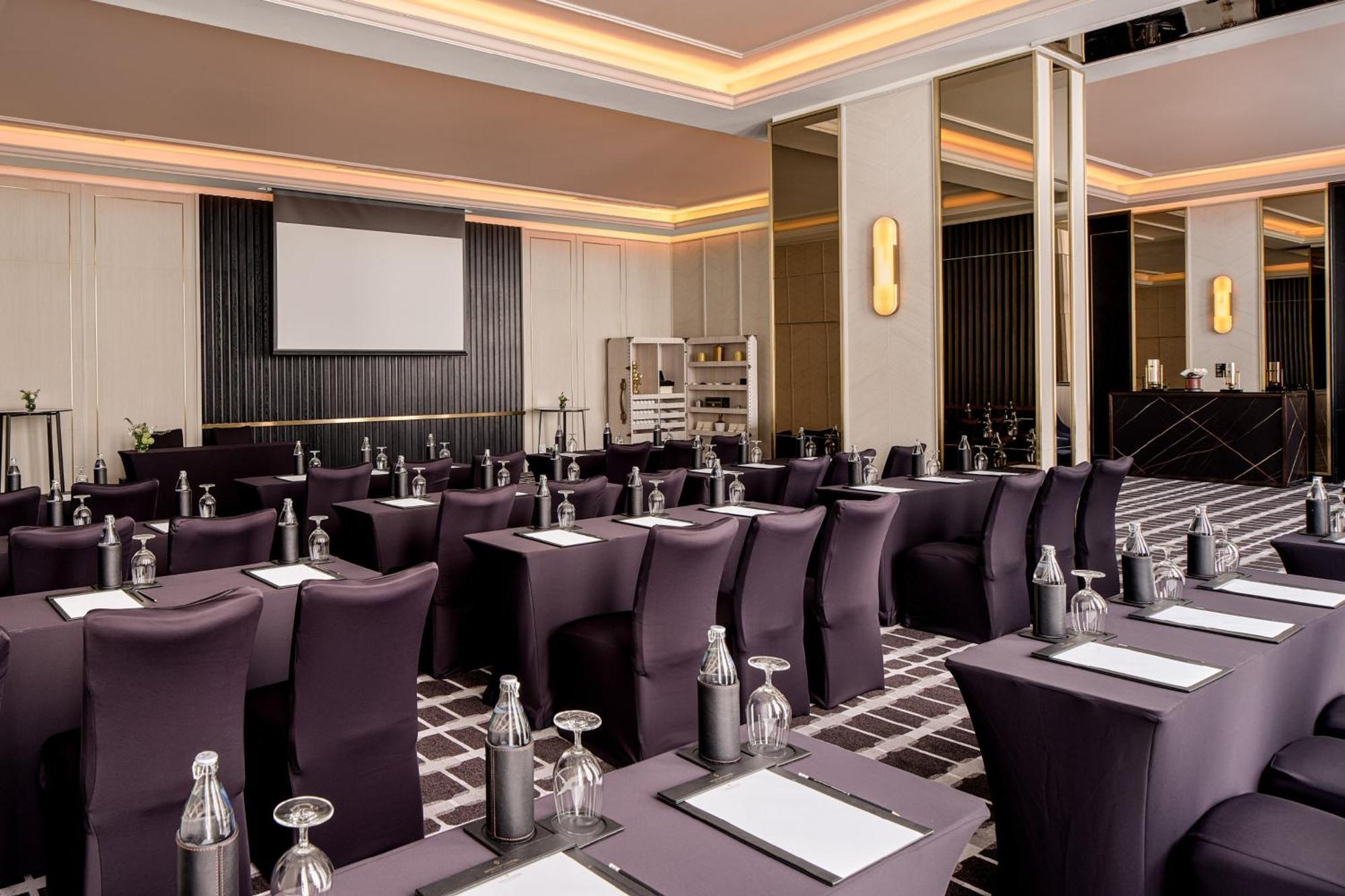 Khách sạn Intercontinental Sukhumvit By Ihg Bangkok